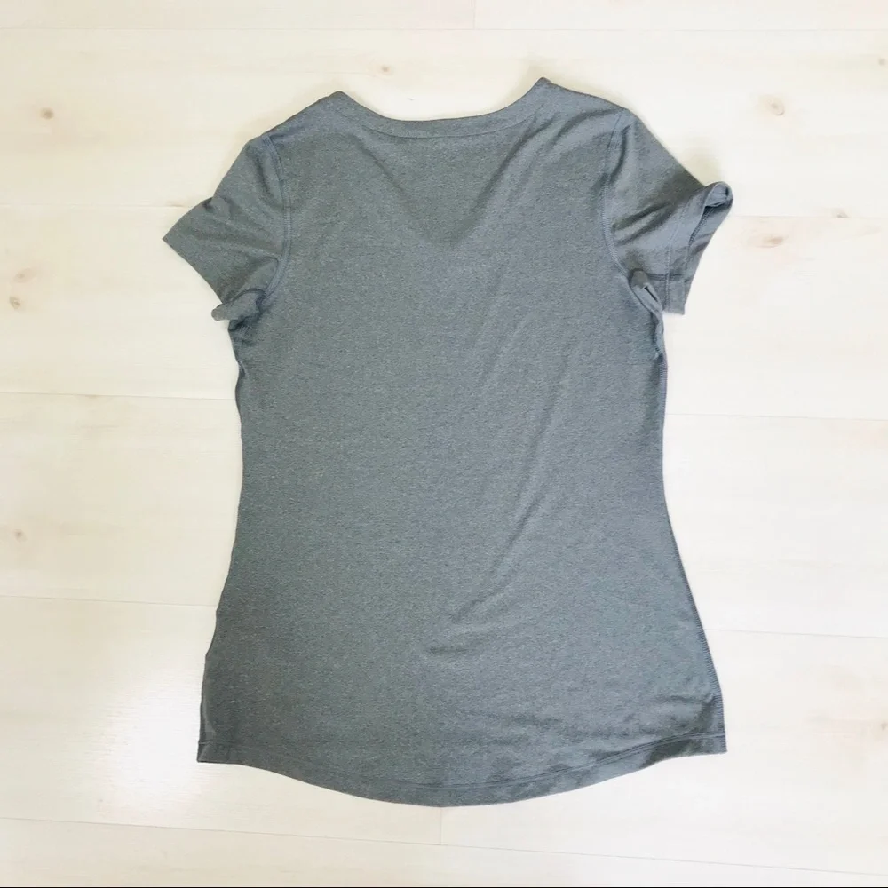 Nike Dri Fit V-Neck short sleeve top gray in EUC.
